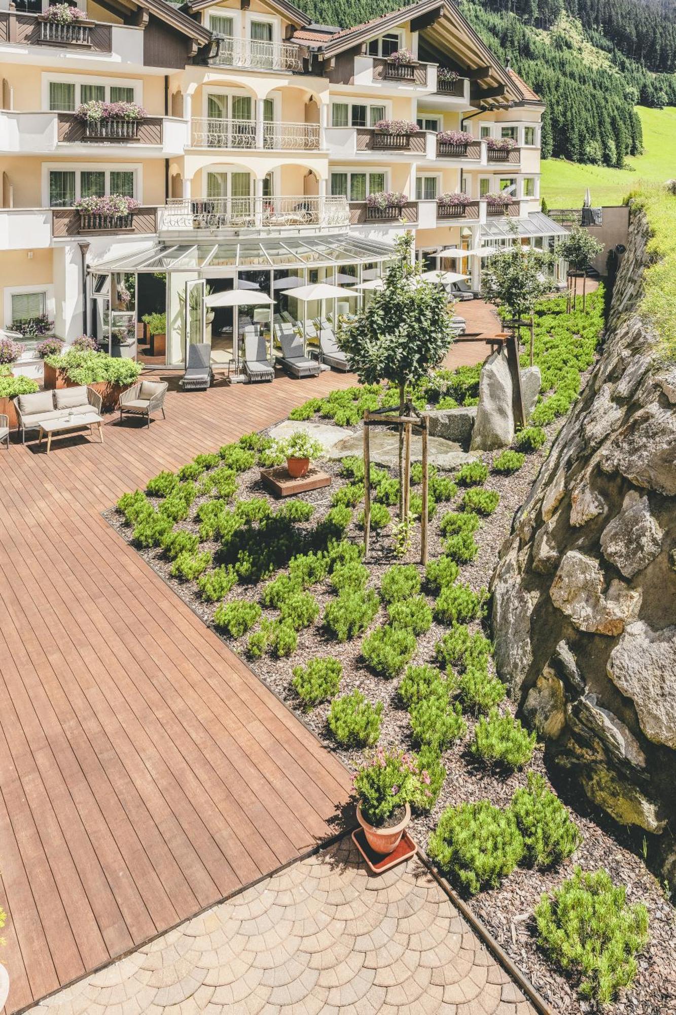Traumhotel Alpina Superior --Yoga Und Ayurvedahotel (Adults Only) Герлос Экстерьер фото