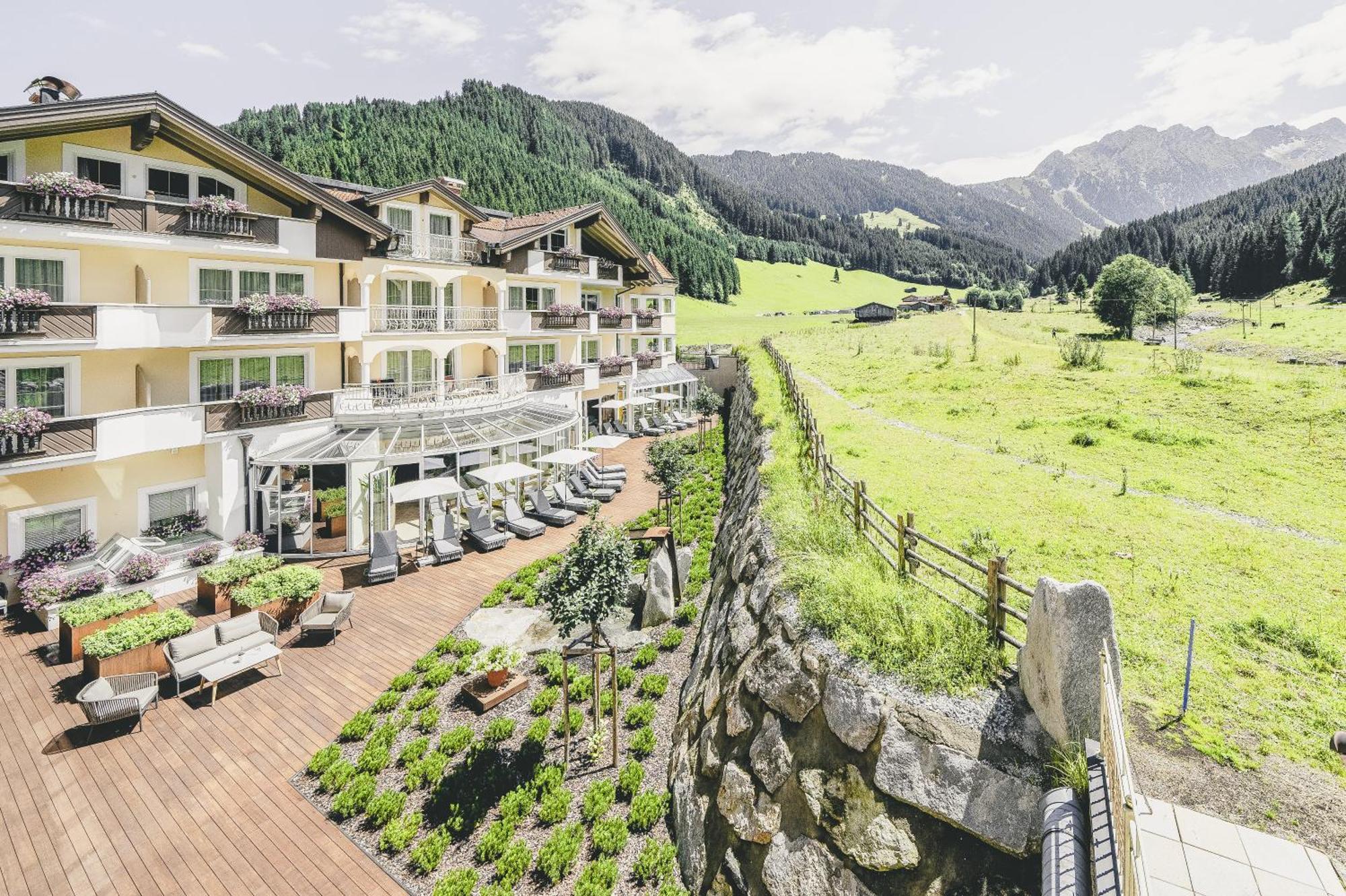 Traumhotel Alpina Superior --Yoga Und Ayurvedahotel (Adults Only) Герлос Экстерьер фото